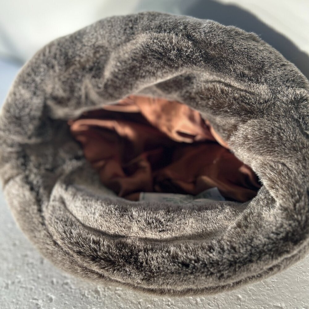 Laura Ashley Vintage OSFA Gray Vegan Fur Bucket Hat Winter Chic Staple Timeless - Picture 8 of 9